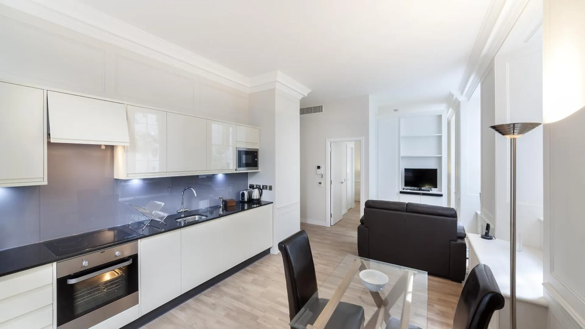Bank Serviced Apartments By Lovelystay London 0*,
