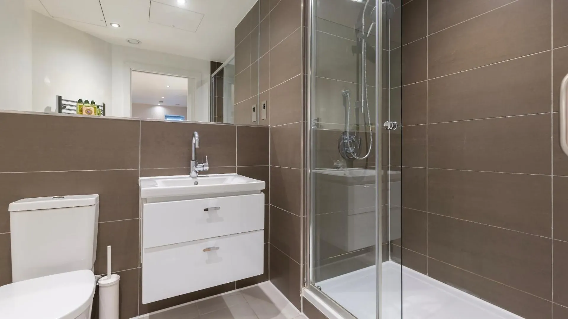 Aparthotel Bank Serviced Apartments By Lovelystay London