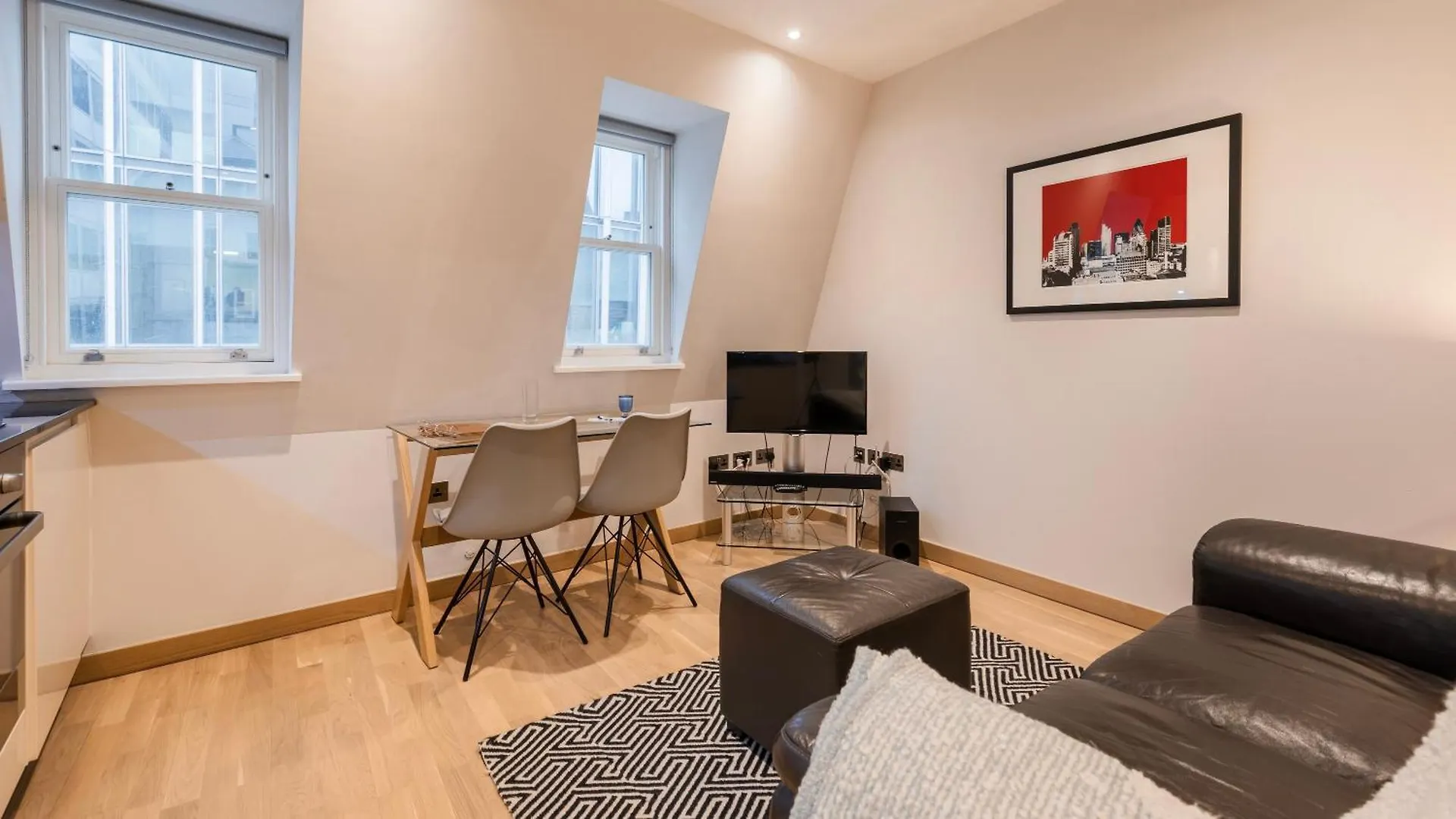 Bank Serviced Apartments By Lovelystay London Aparthotel