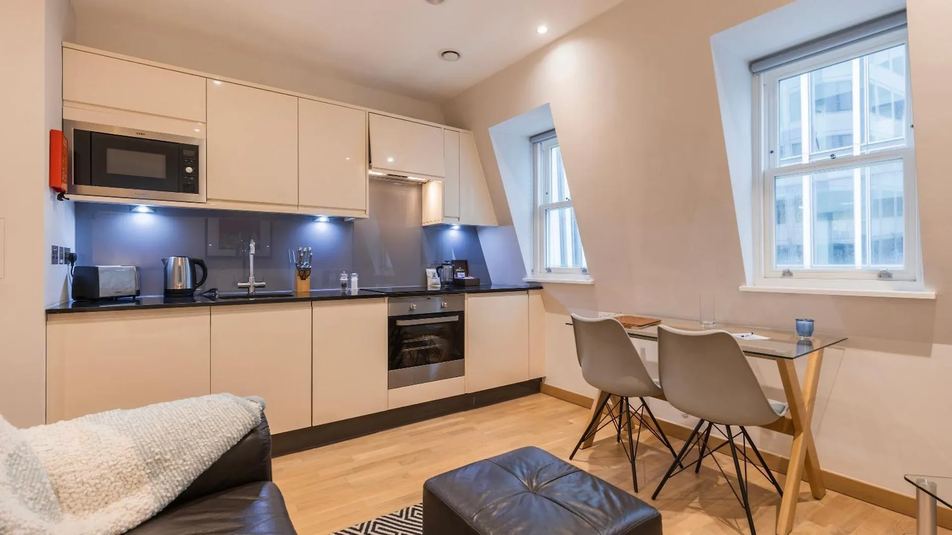 Aparthotel Bank Serviced Apartments By Lovelystay London United Kingdom