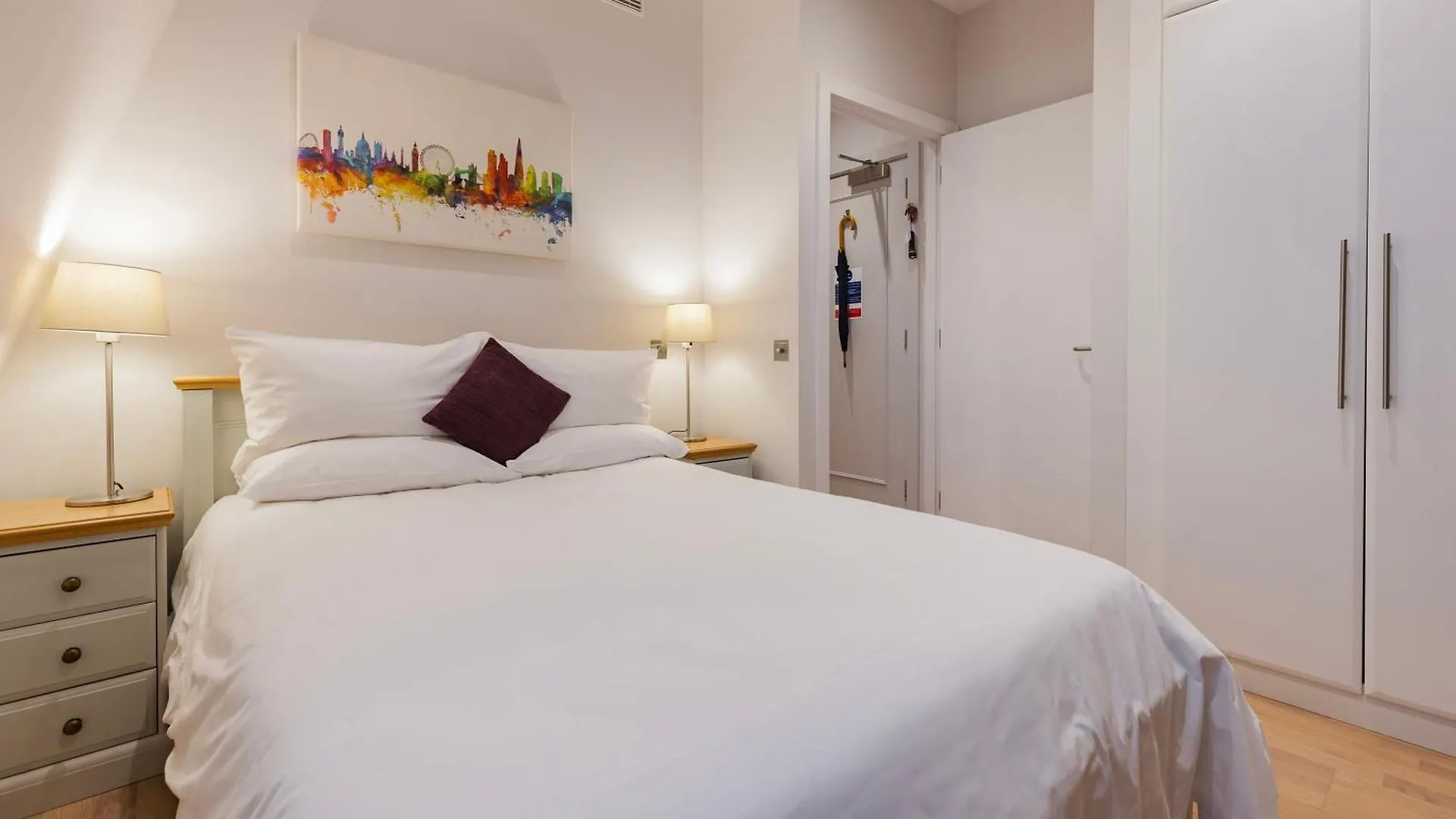 Aparthotel Bank Serviced Apartments By Lovelystay London