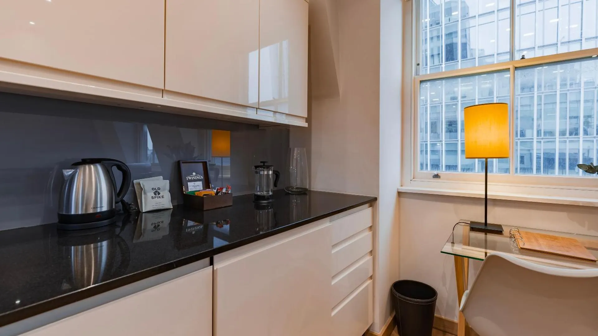 Aparthotel Bank Serviced Apartments By Lovelystay London