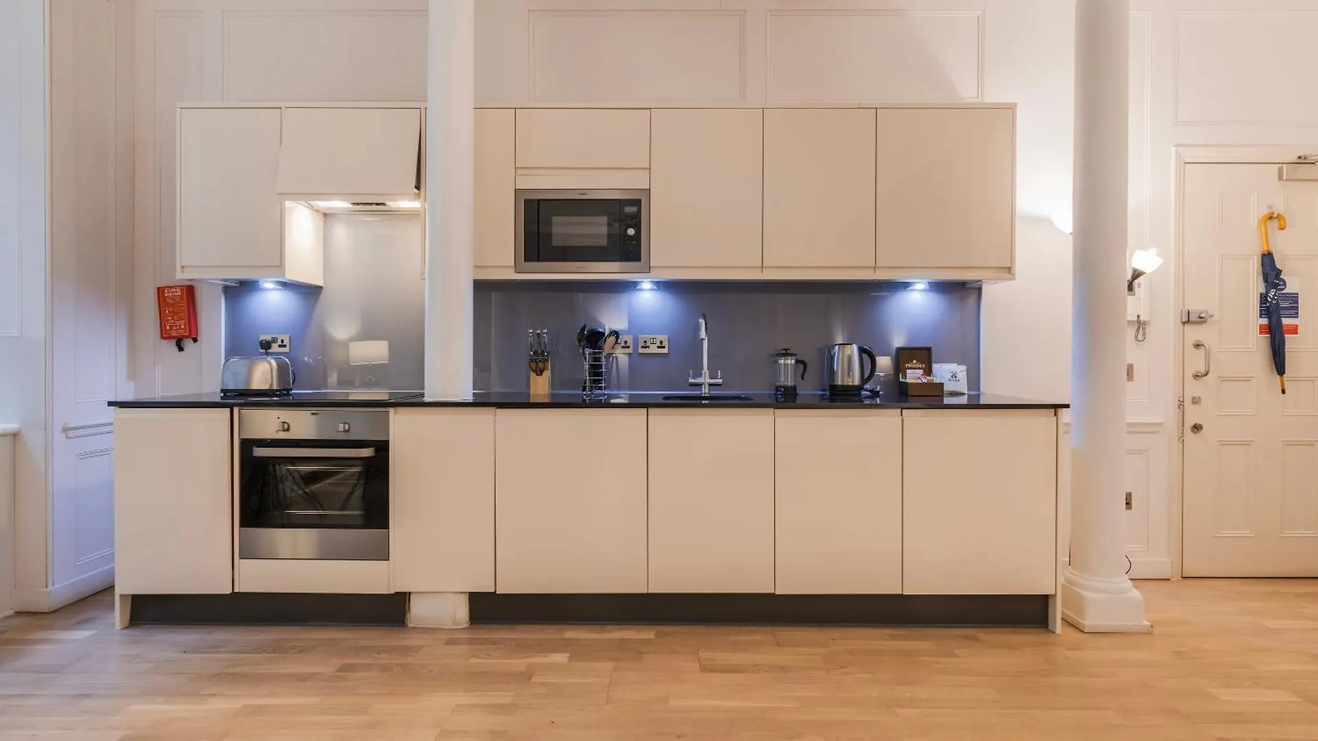 Bank Serviced Apartments By Lovelystay London