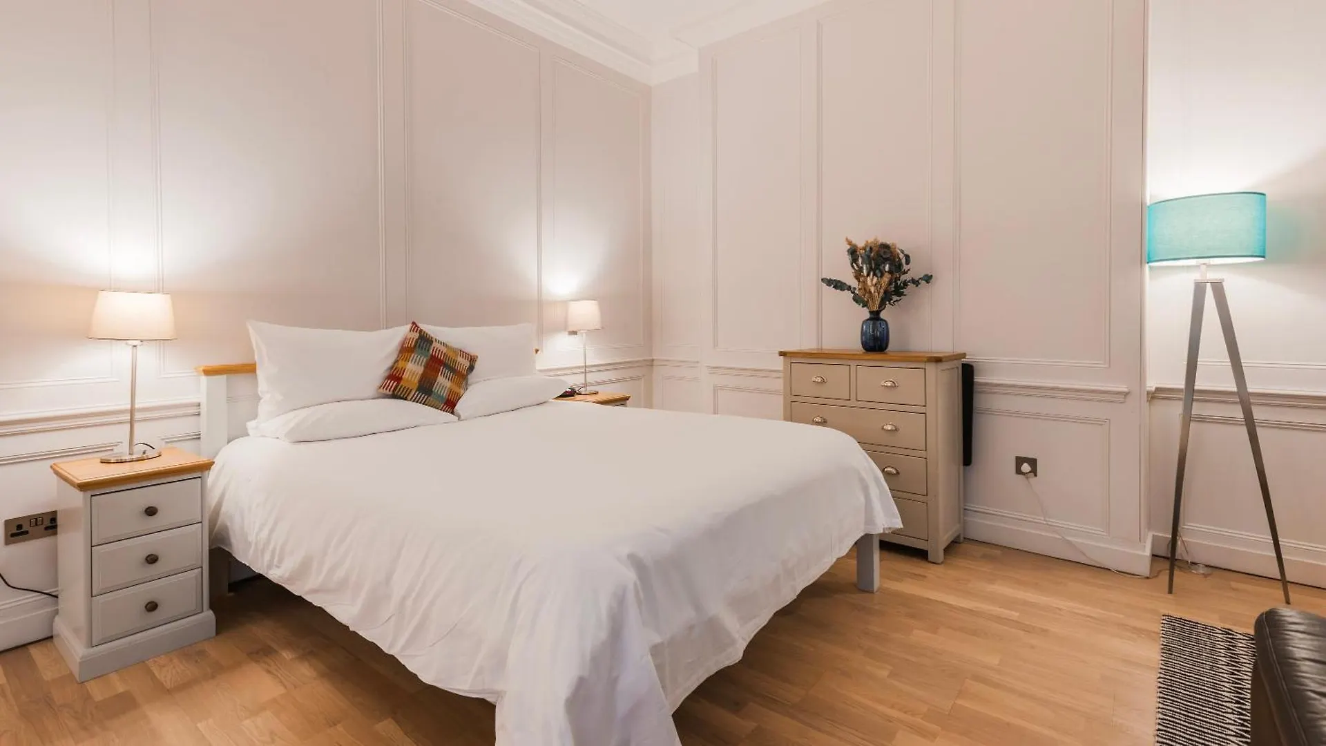 Bank Serviced Apartments By Lovelystay London Aparthotel