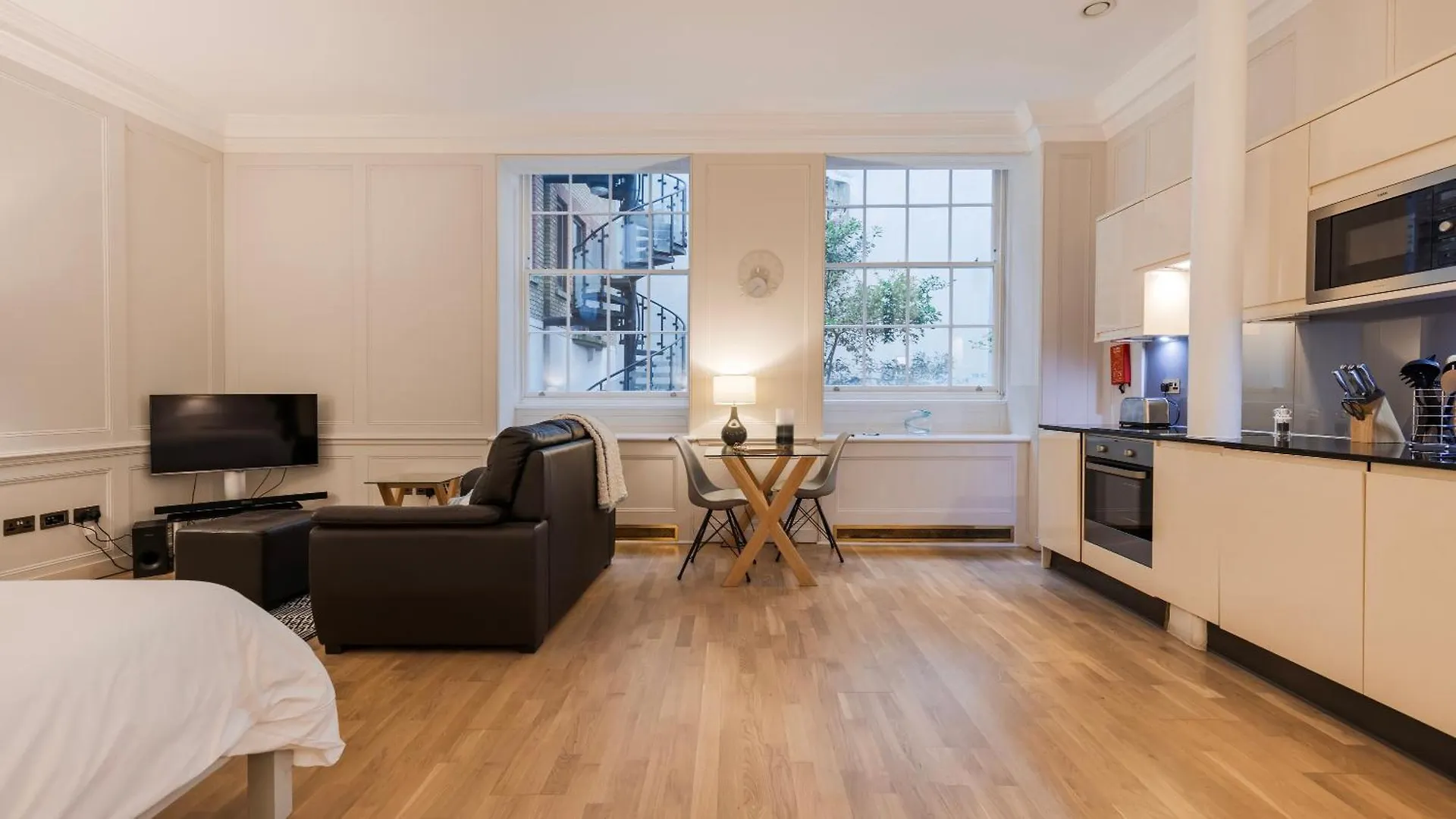 Aparthotel Bank Serviced Apartments By Lovelystay London