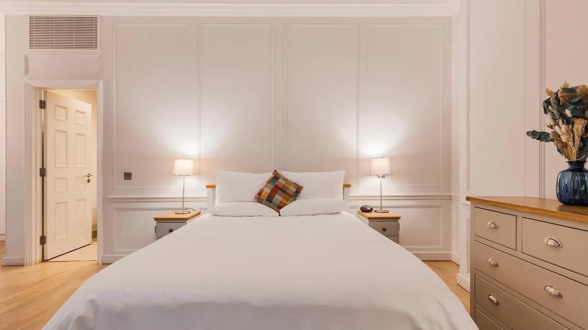 Bank Serviced Apartments By Lovelystay London Aparthotel