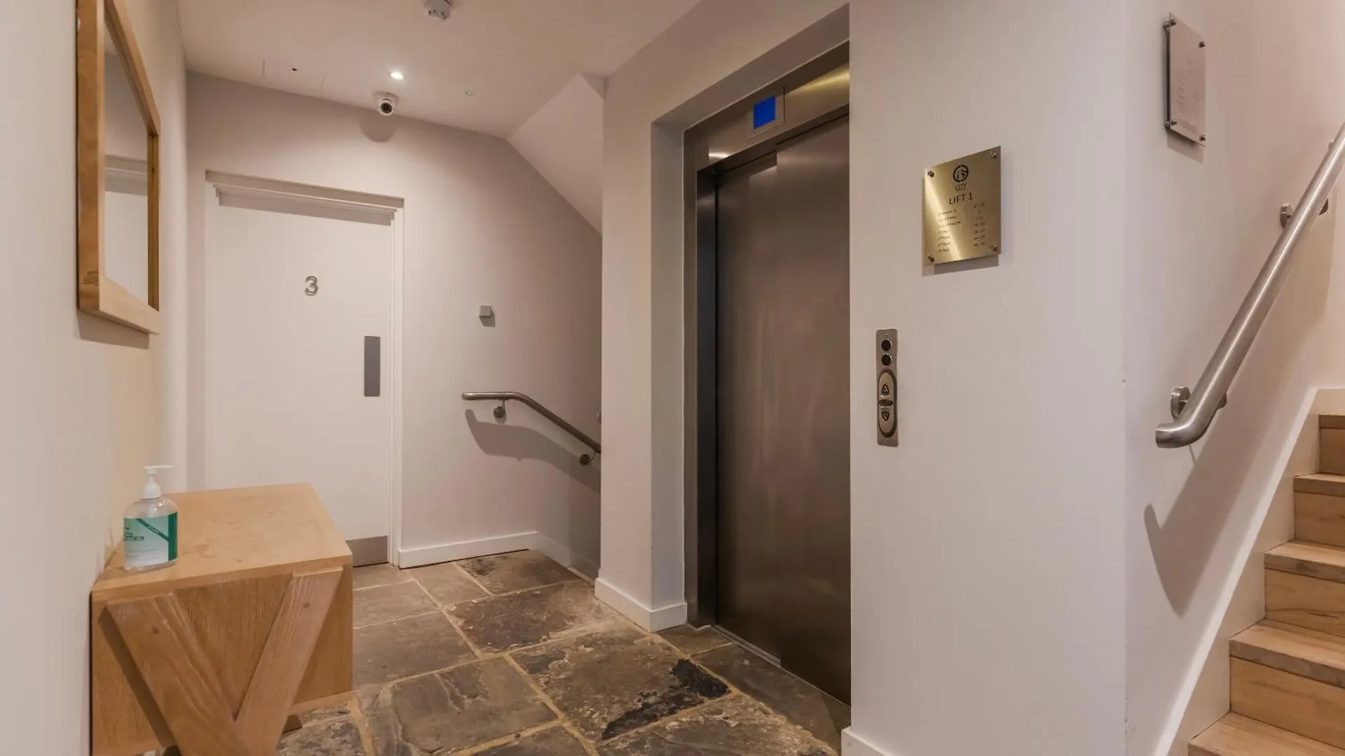 Aparthotel Bank Serviced Apartments By Lovelystay London
